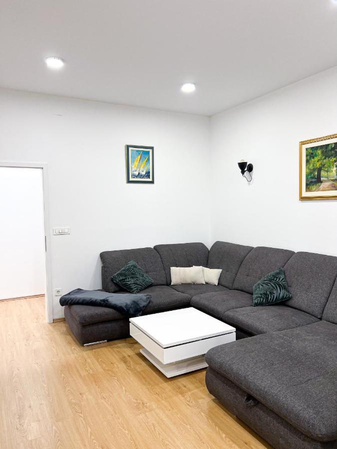 Apartment Vic